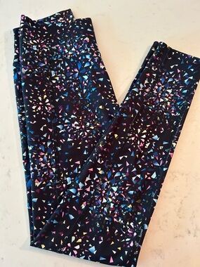 Black Active Leggings with Multicolor Confetti Triangle Print